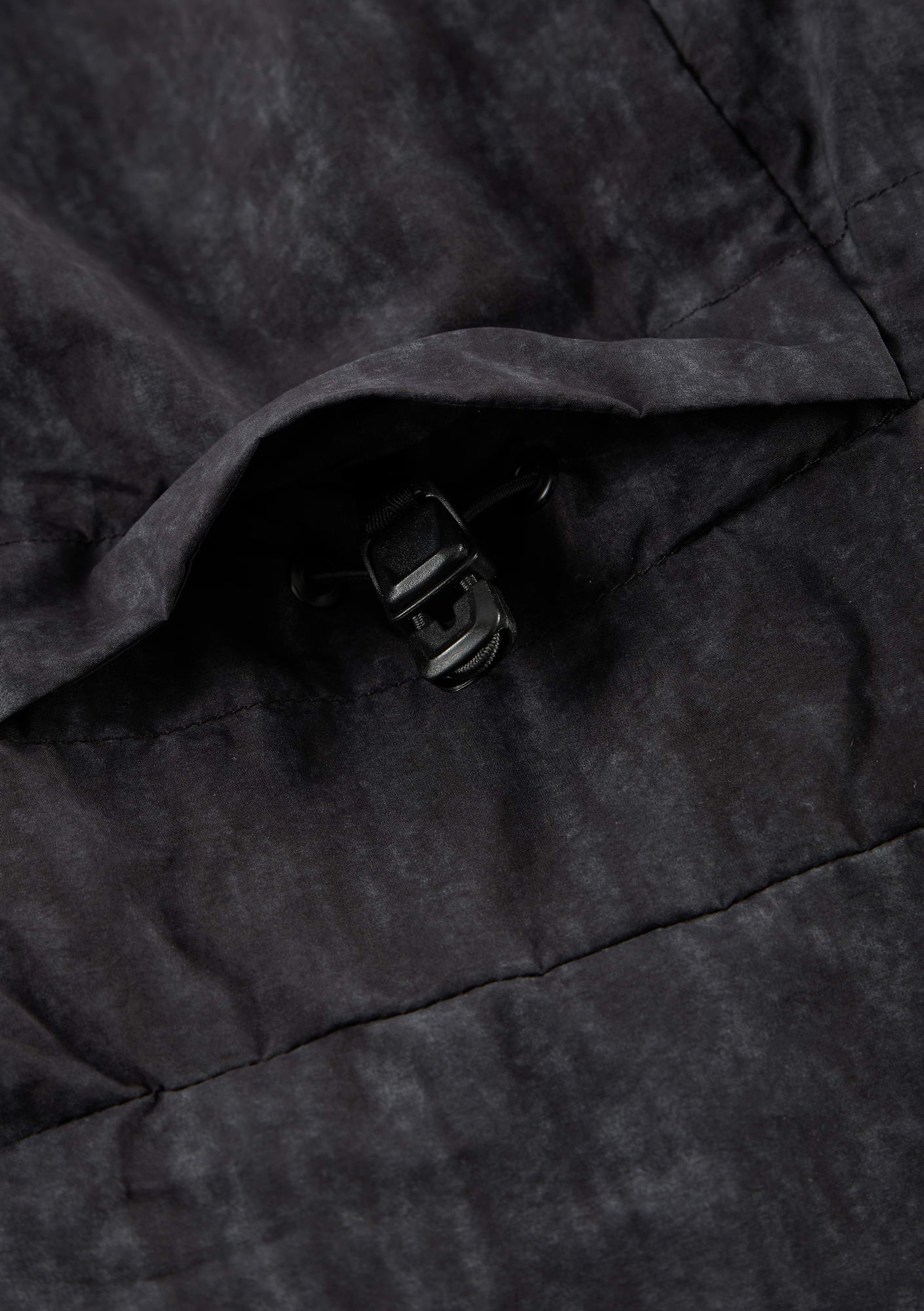 AERON Lightweight Anorak Nu82