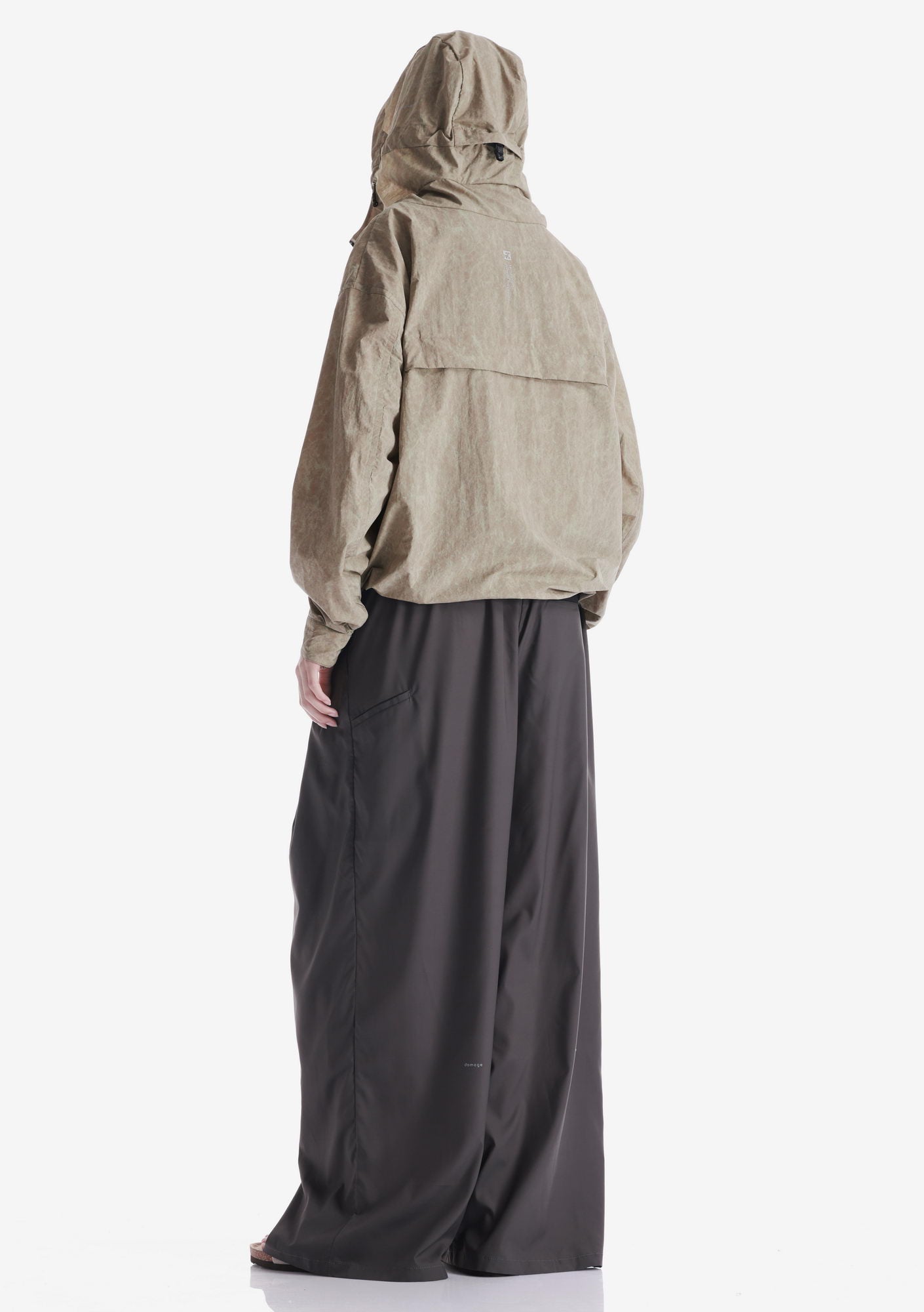 AERON Lightweight Anorak Nu82