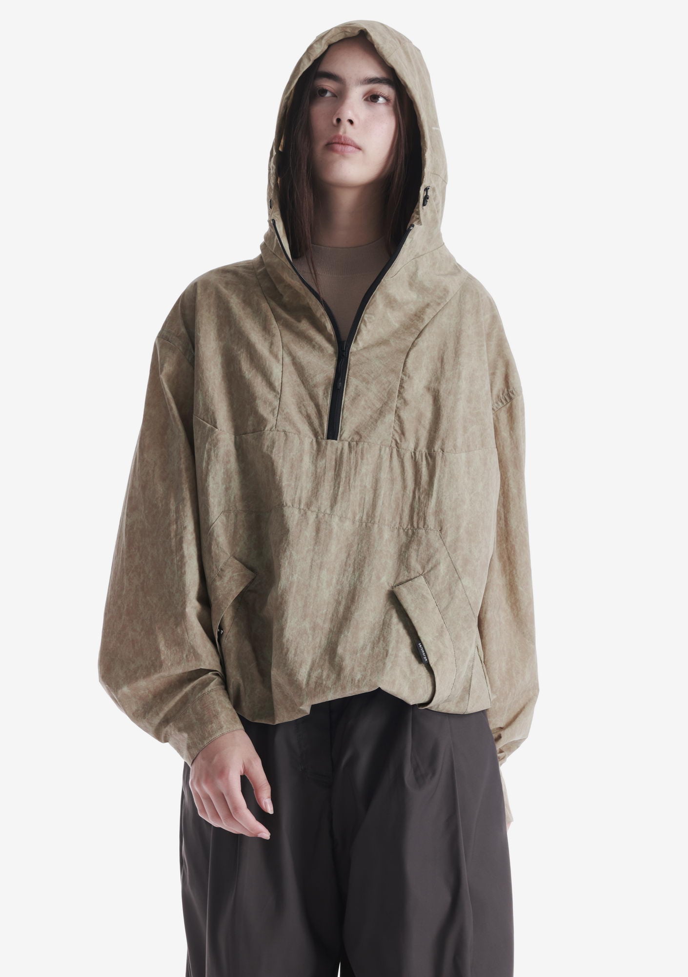 AERON Lightweight Anorak Nu82