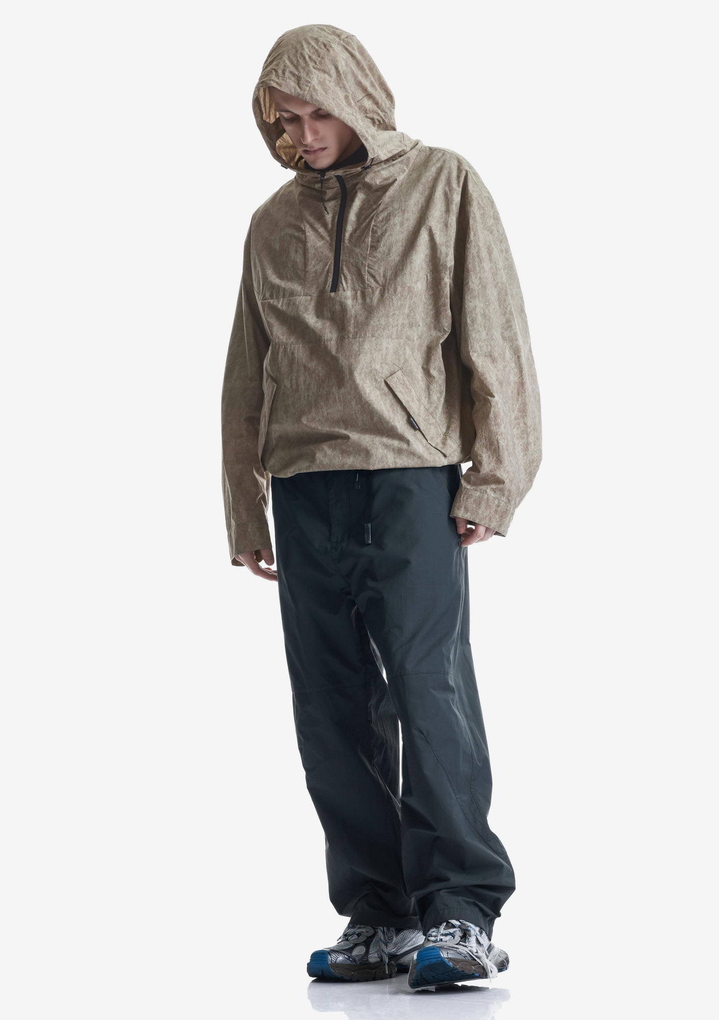 AERON Lightweight Anorak Nu82