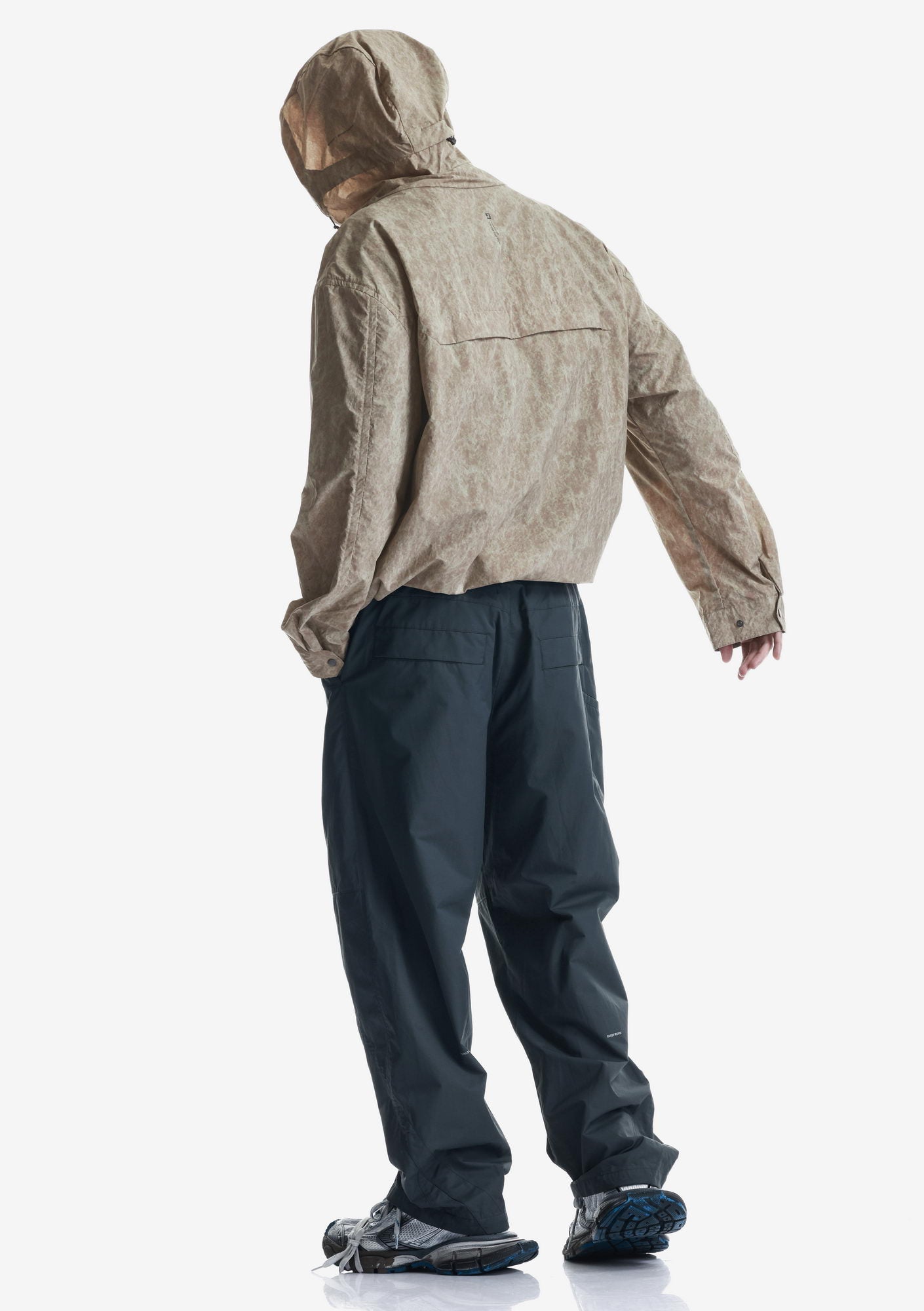 AERON Lightweight Anorak Nu82