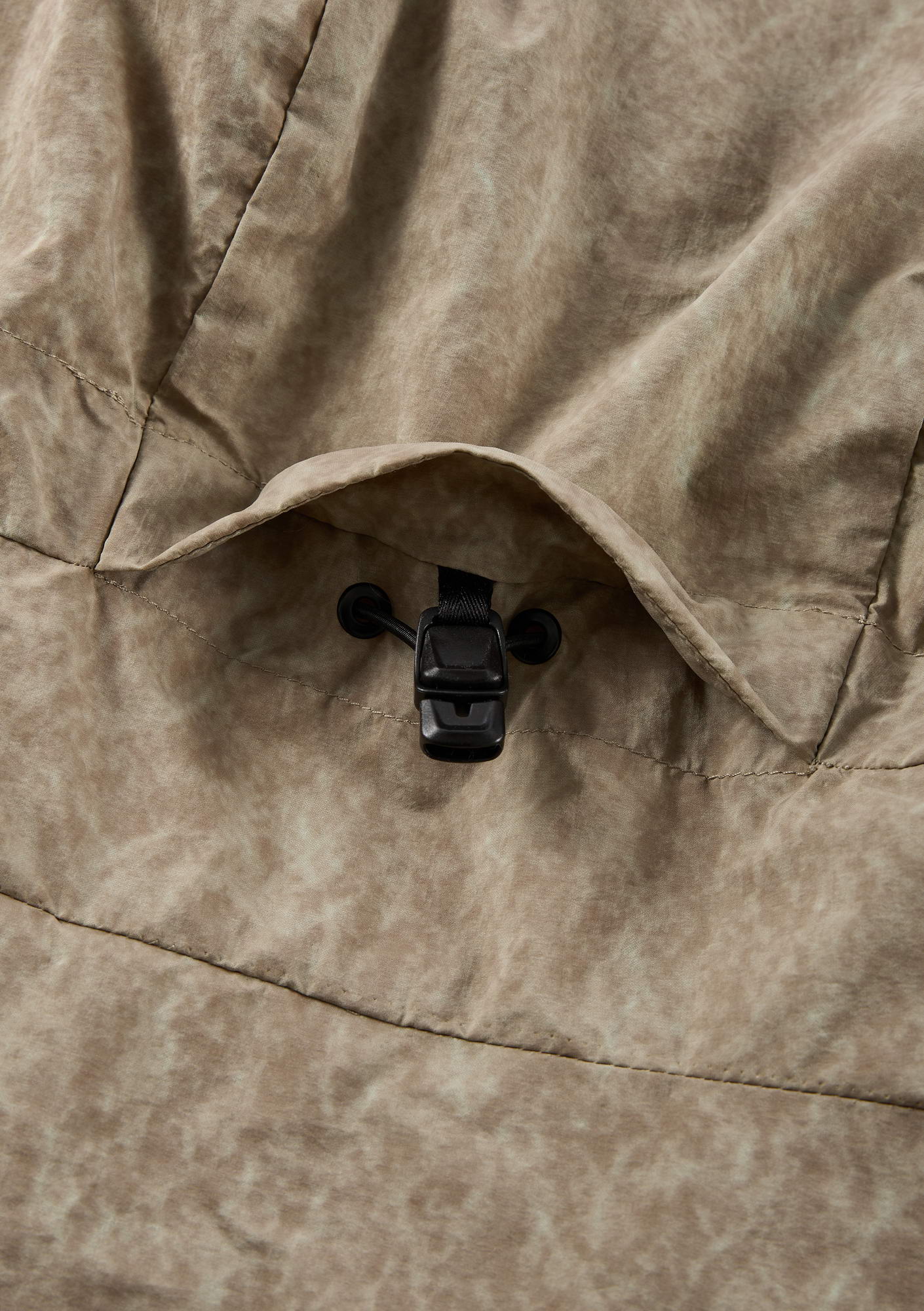 AERON Lightweight Anorak Nu82