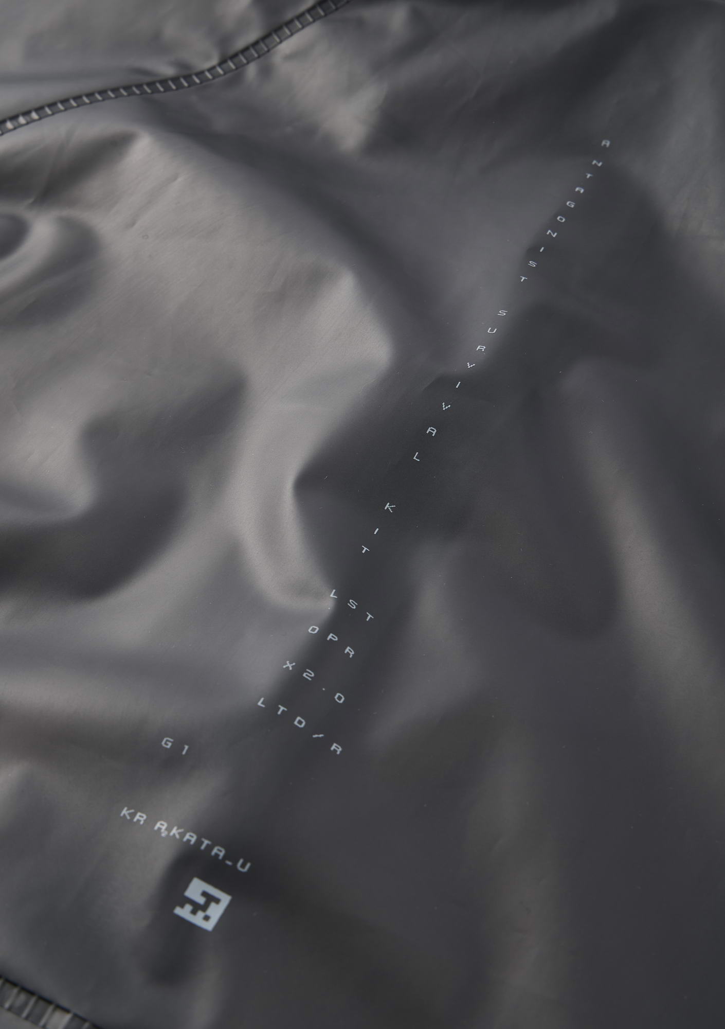TETHYS Welded Transformable Raincoat Qu575