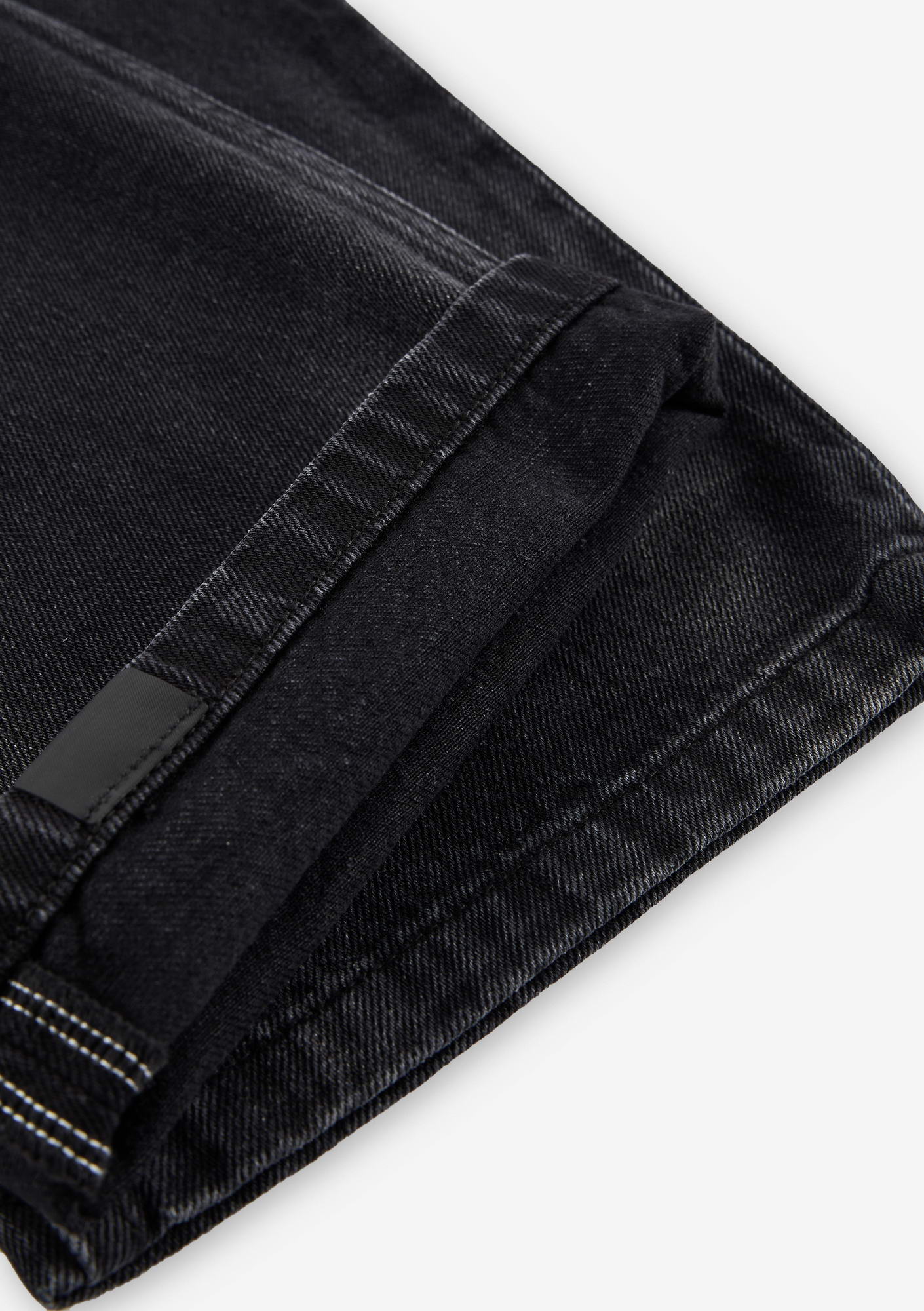 GEO Relaxed Jeans Rm238