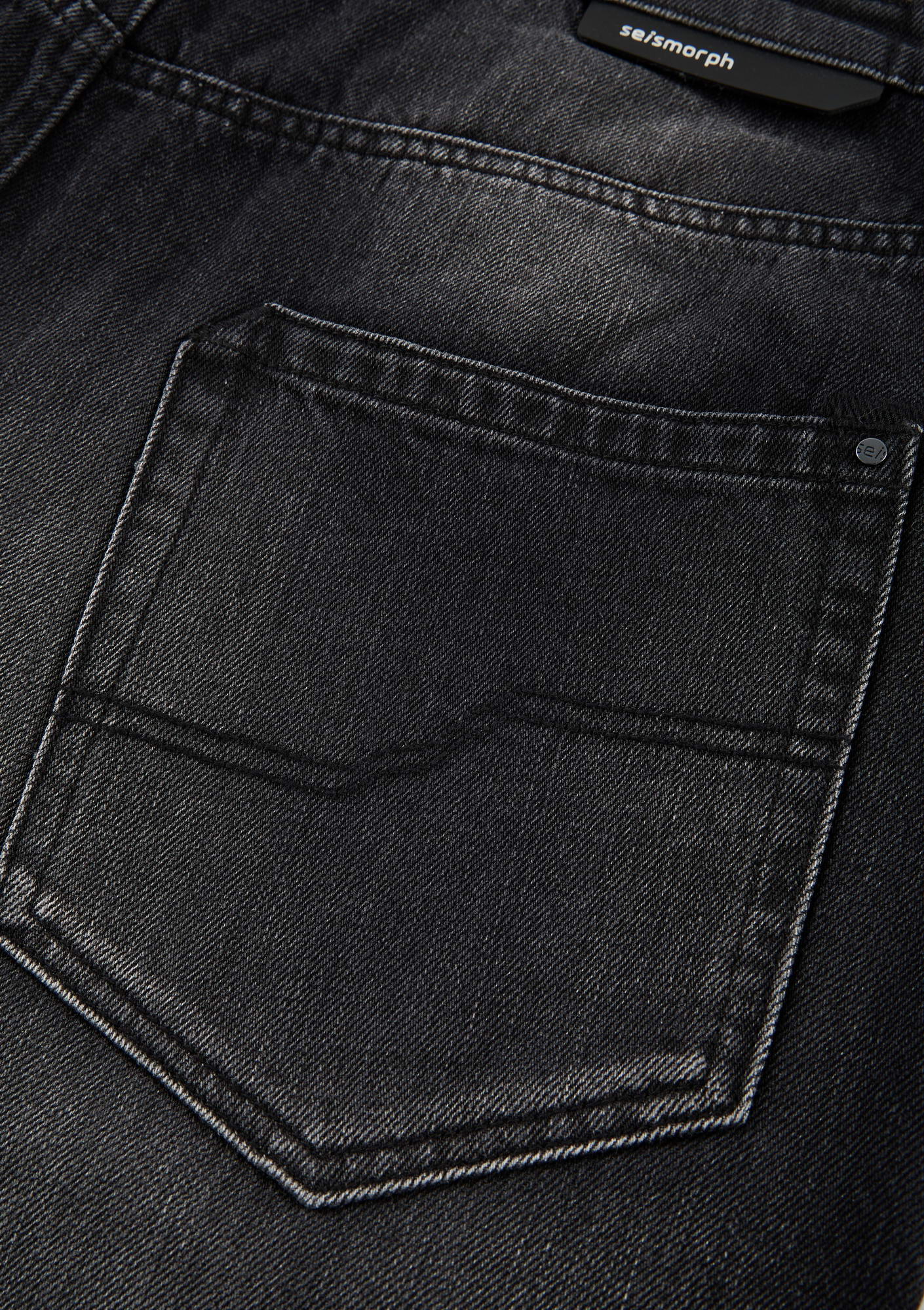 GEO Relaxed Jeans Rm238