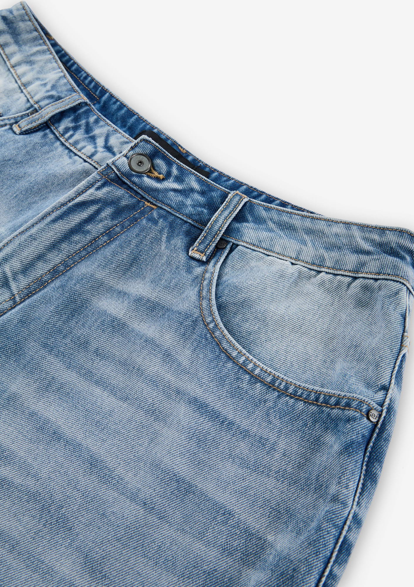 GEO Relaxed Jeans Rm238