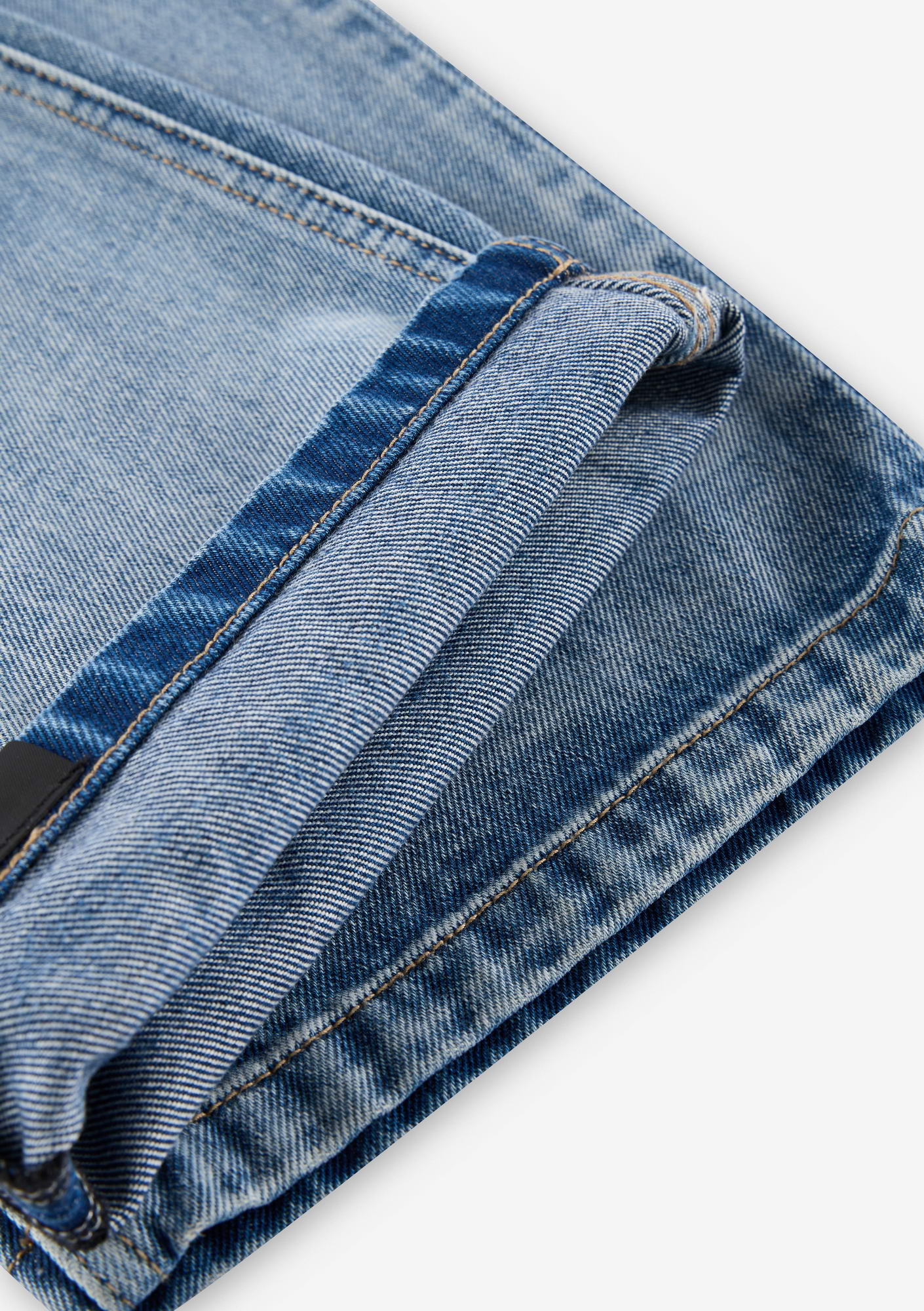 GEO Relaxed Jeans Rm238