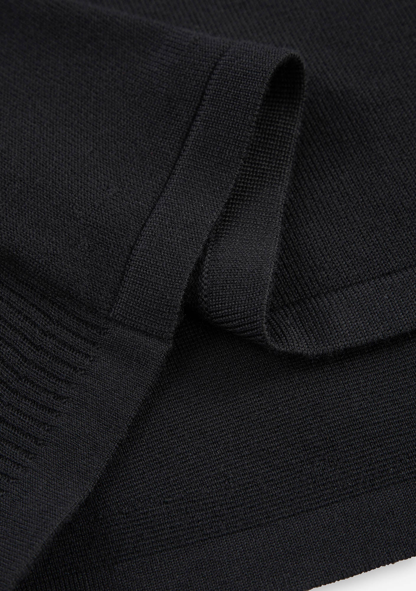 HASSIUM Crewneck Sweater Sm39