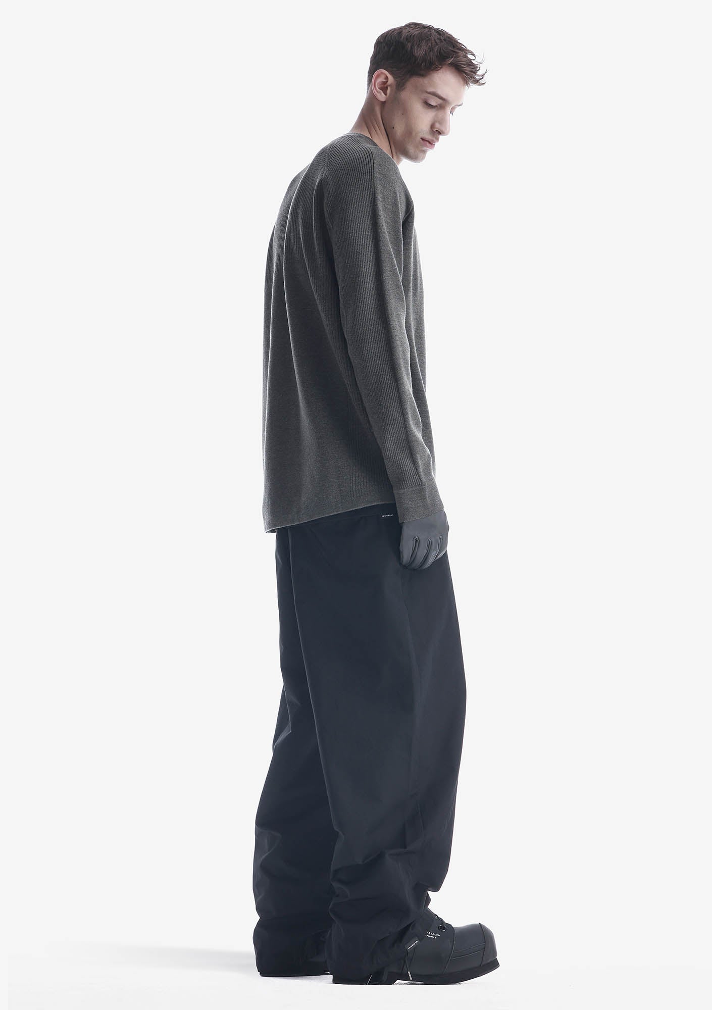HASSIUM Crewneck Sweater Sm39