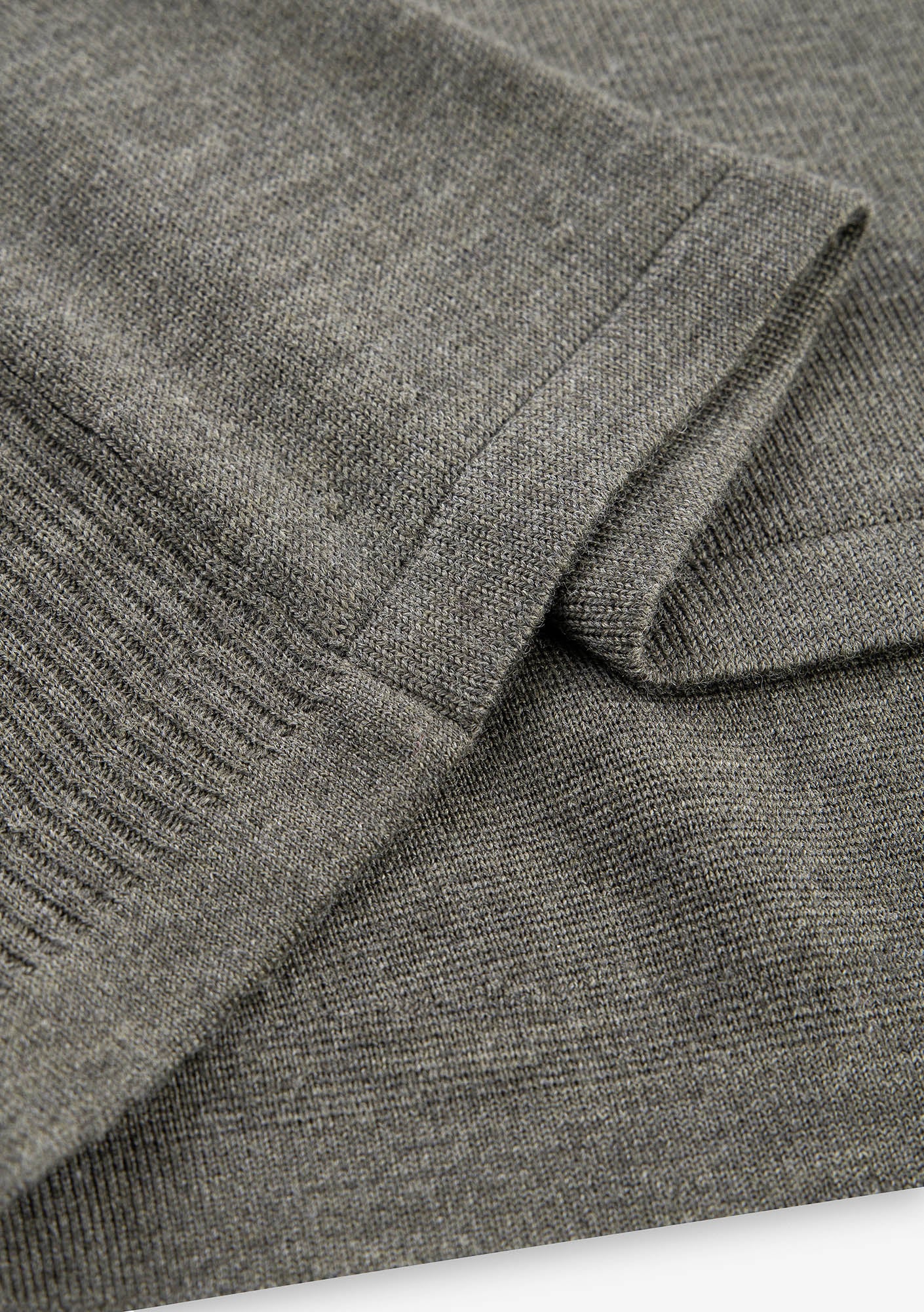 HASSIUM Crewneck Sweater Sm39