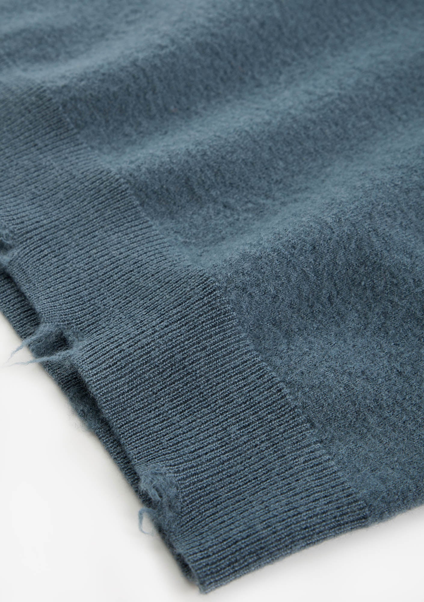 WHALDOZE Wool Sweater Su40