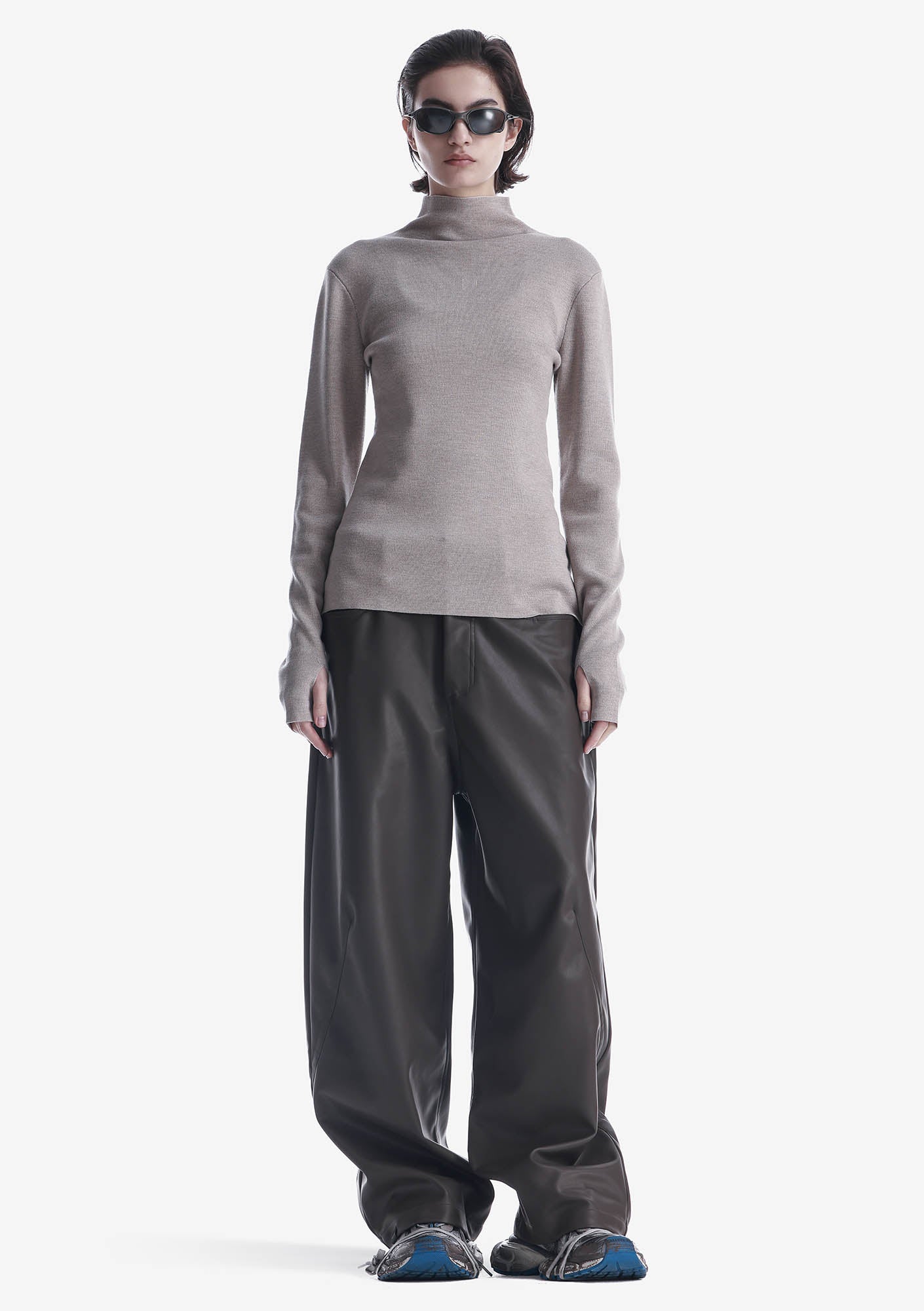 HASSIUM Turtleneck Knit Sweatshirt Sw42