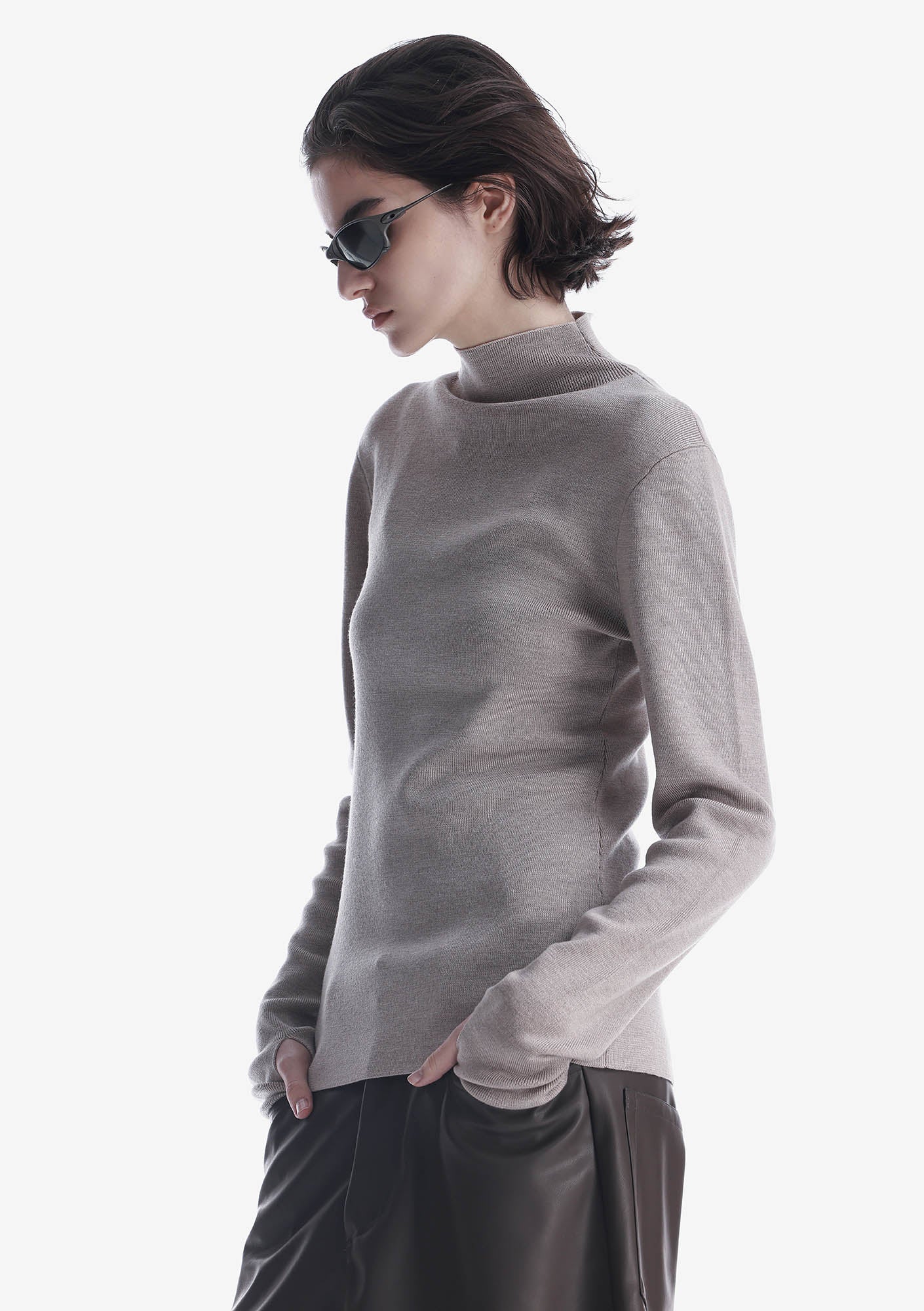 HASSIUM Turtleneck Knit Sweatshirt Sw42