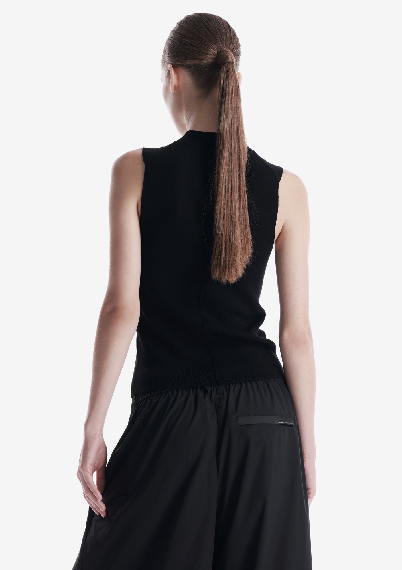 HASSIUM Knitted Top Sw43