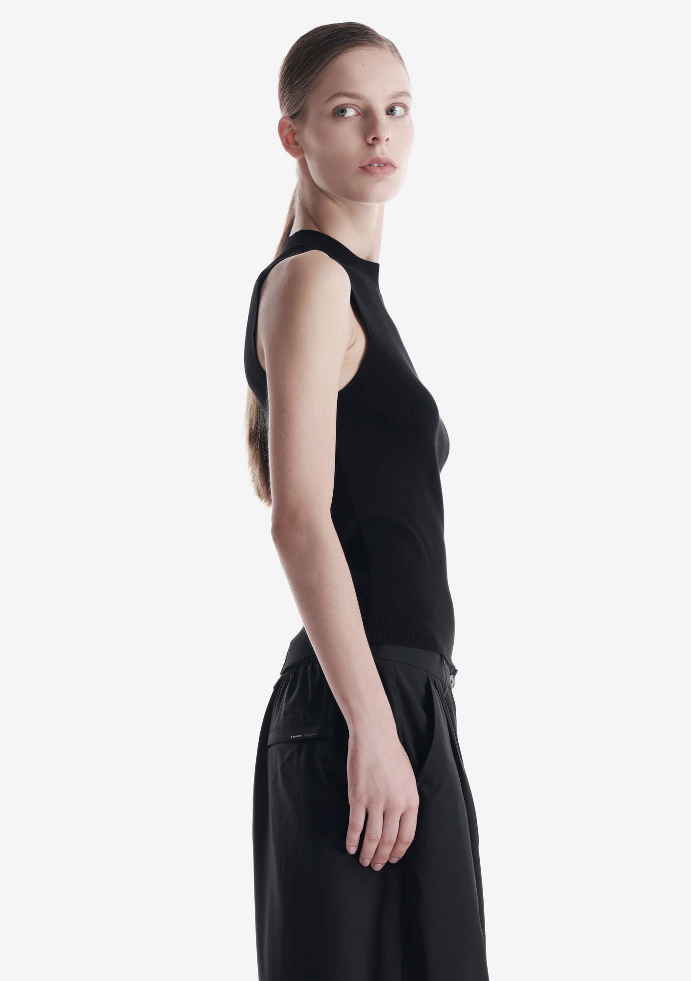 HASSIUM Knitted Top Sw43