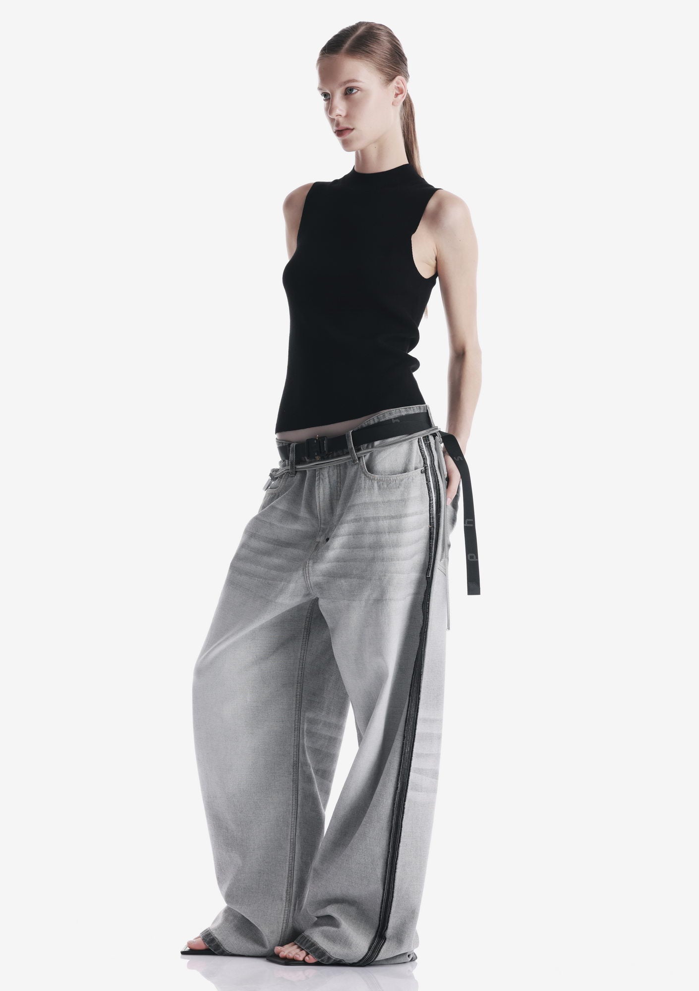 HASSIUM Knitted Top Sw43