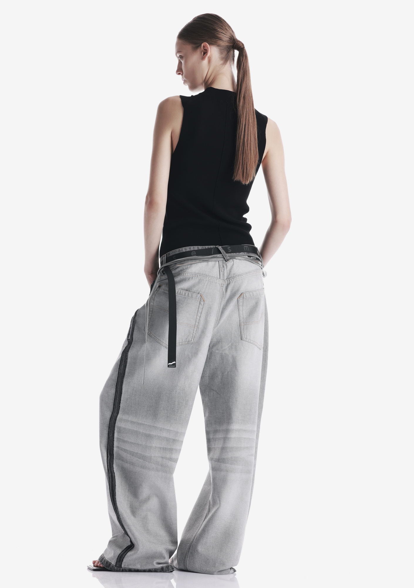 HASSIUM Knitted Top Sw43