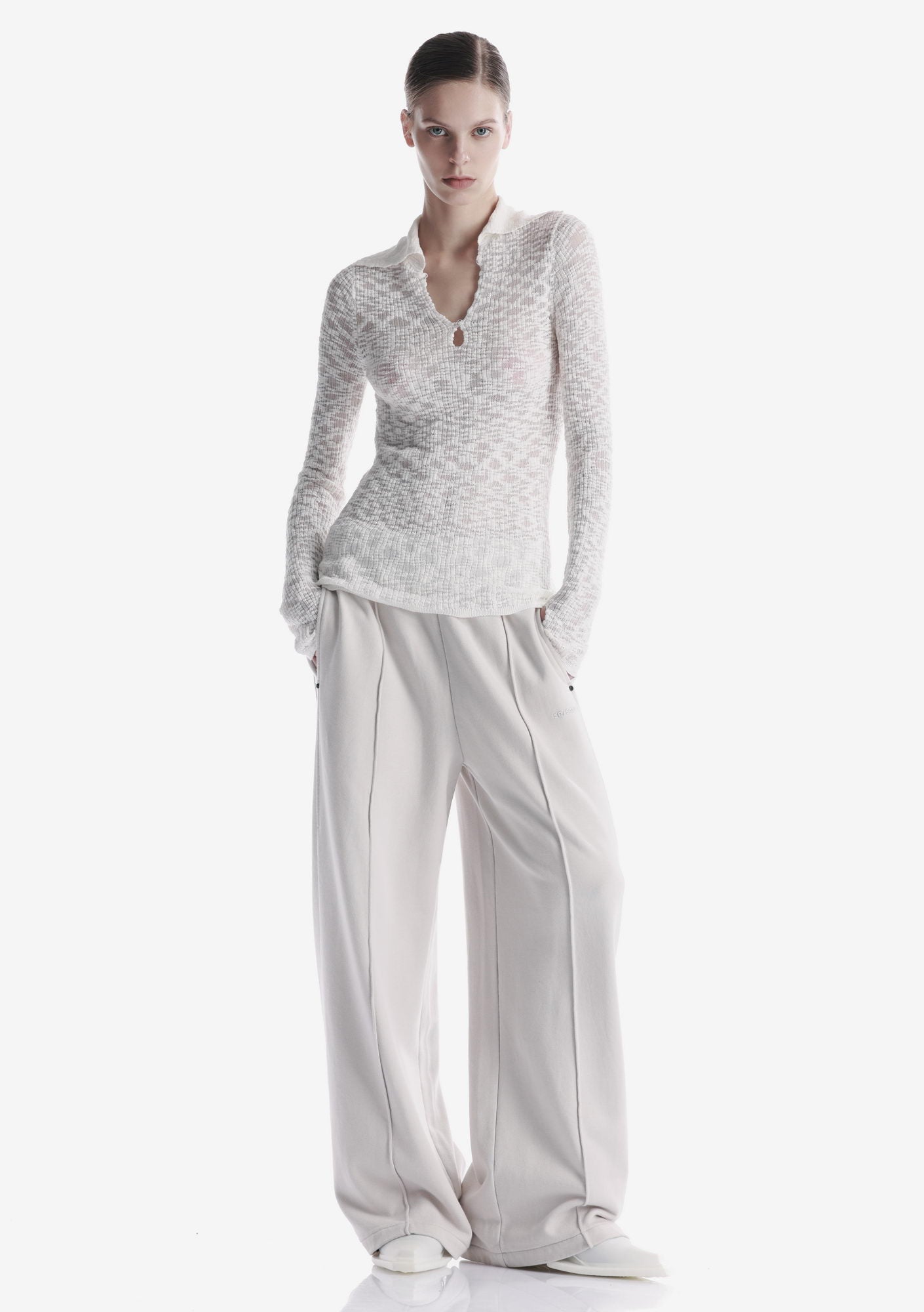 THETA Spread Collar Sweater Sw44
