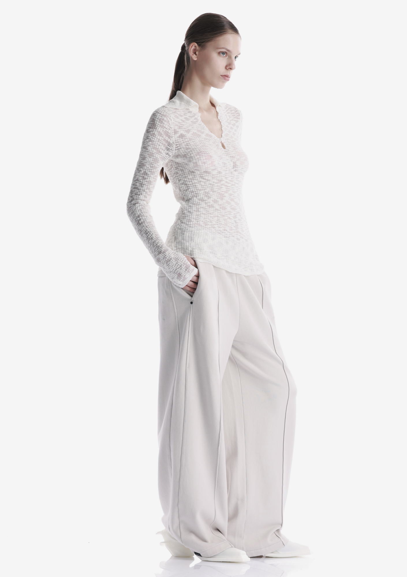 THETA Spread Collar Sweater Sw44
