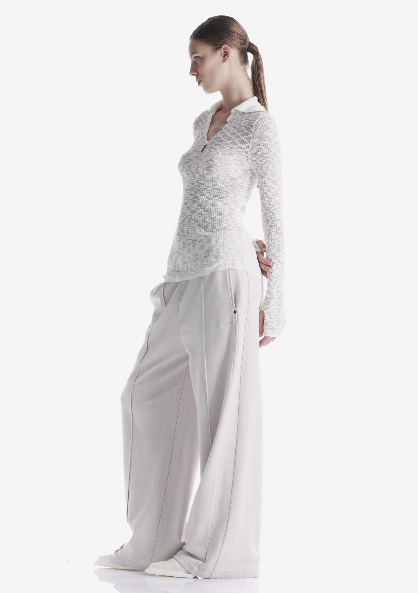 THETA Spread Collar Sweater Sw44