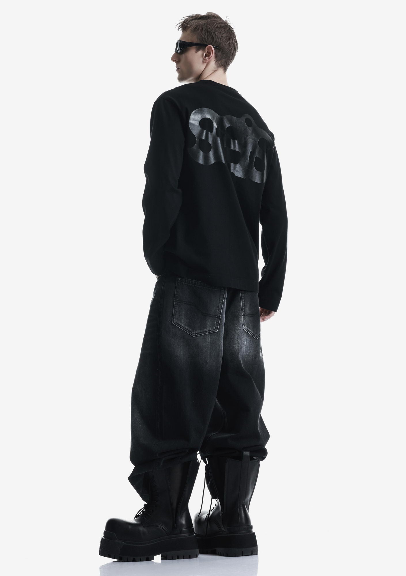 Tonal Logo Longsleeve T-Shirt Tu125