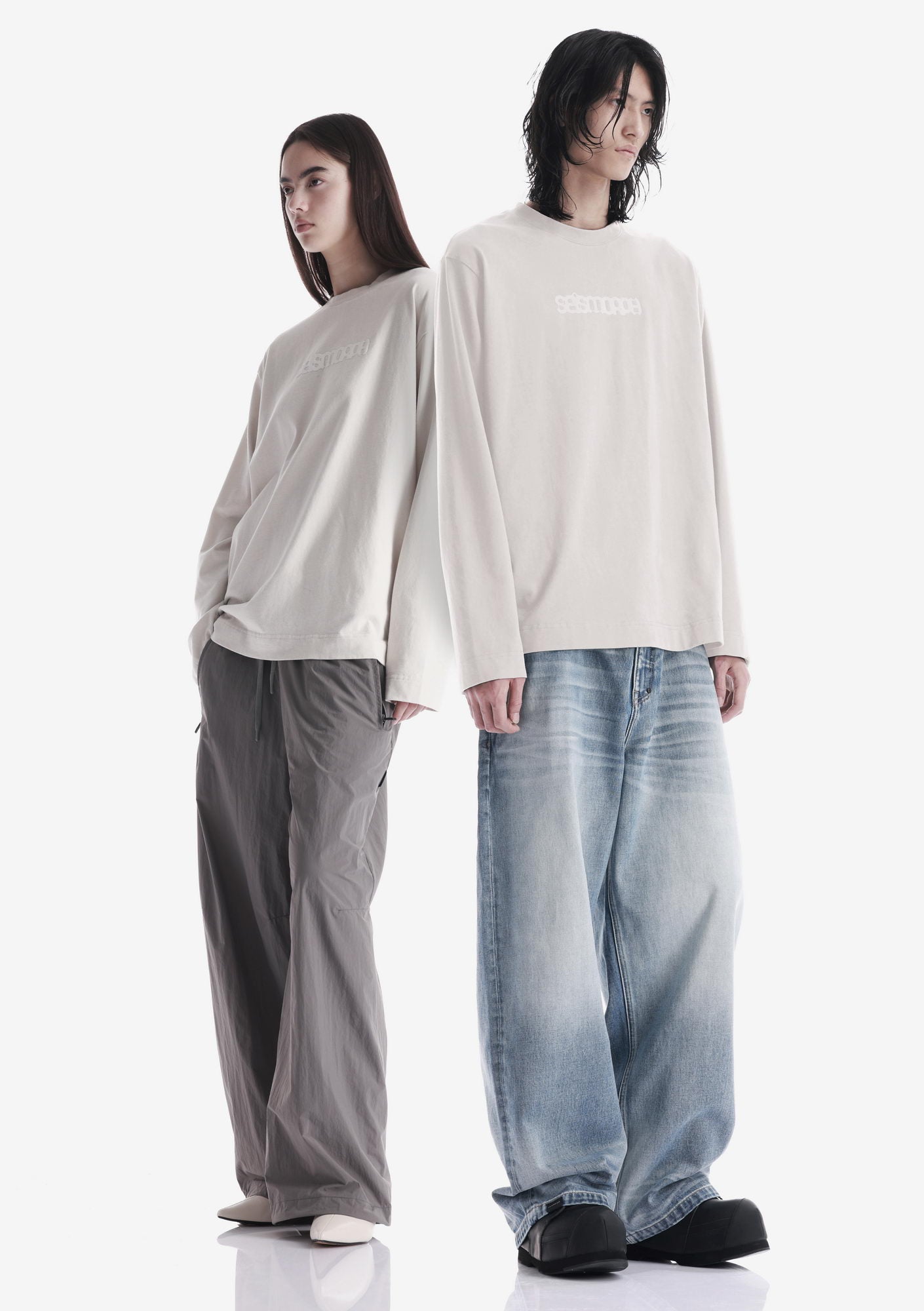 Tonal Logo Longsleeve T-Shirt Tu125
