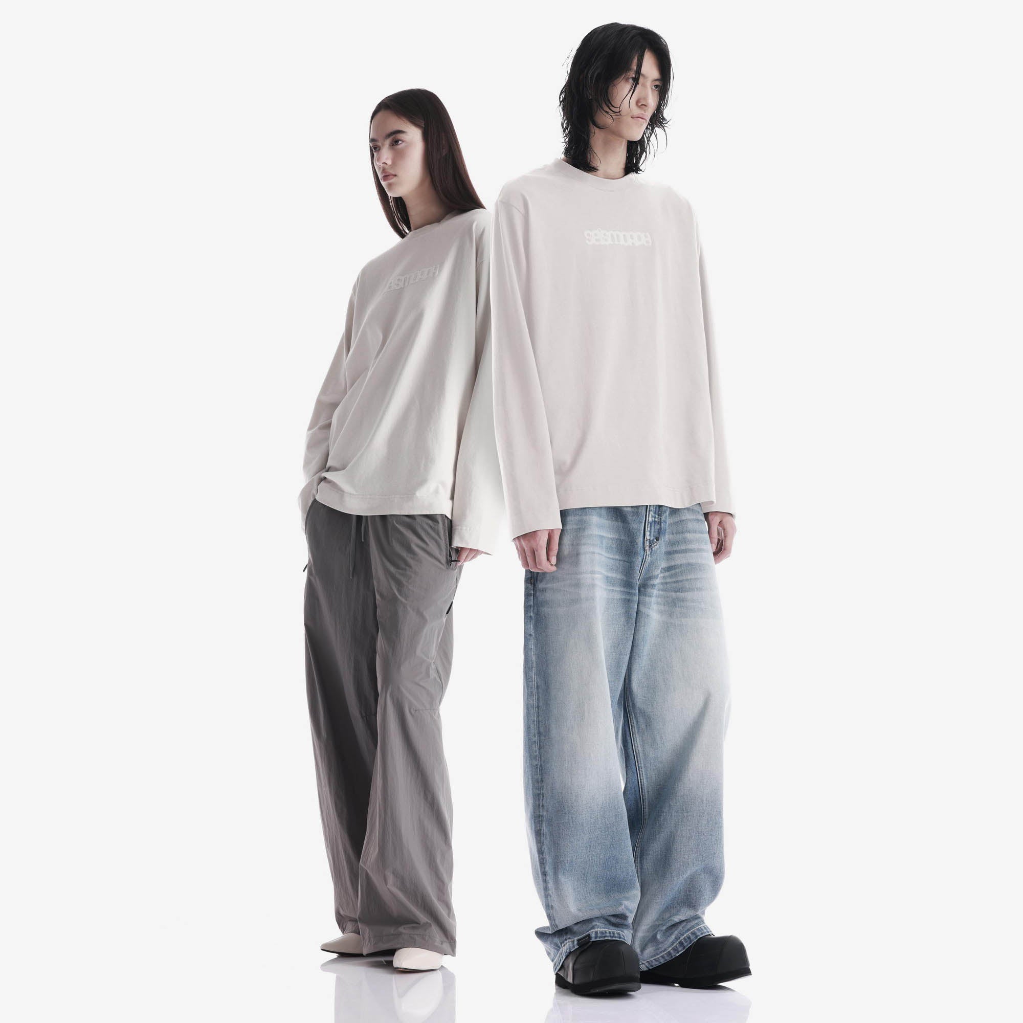 Tonal Logo Longsleeve T-Shirt Tu125