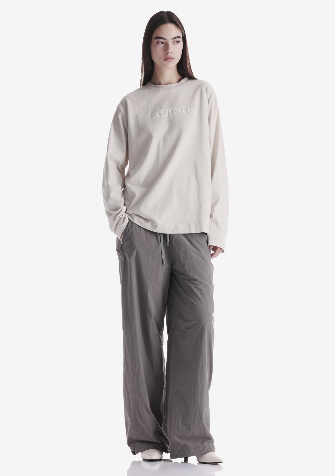 Tonal Logo Longsleeve T-Shirt Tu125